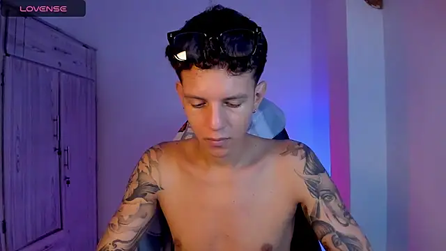 Chat XXX ao vivo de tylernova