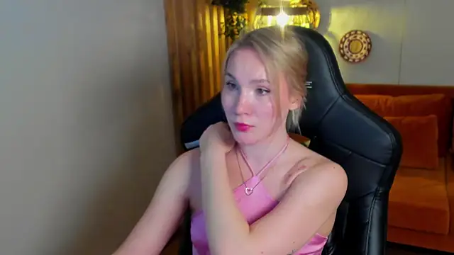 ElaraVoltage 라이브 XXX 채팅