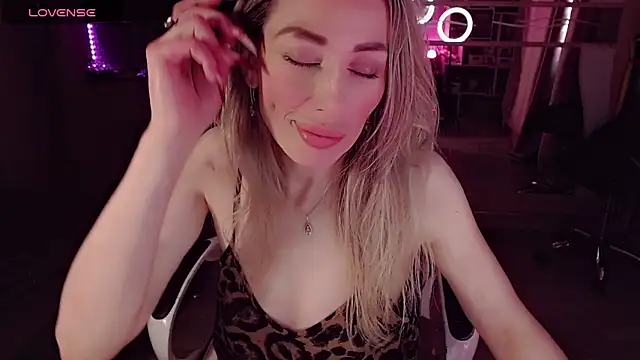 AnnieGOld_のライブXXXチャット