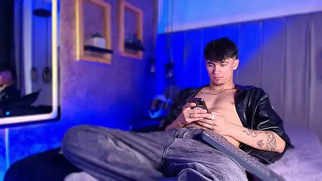 The_BossCrownn Live XXX chat