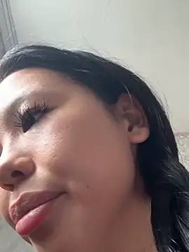 XXX chat uživo modela ikirkira