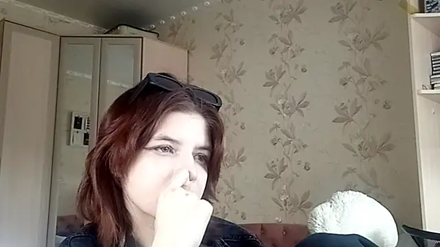 Онлайн чат XXX LowkeyIndigo