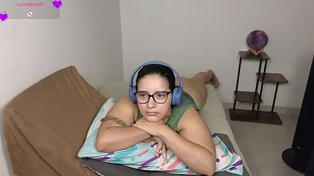 blue__moon_'s Live XXX Chat