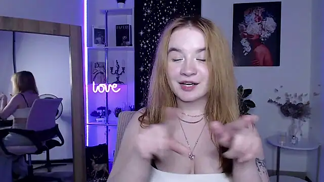 MollyShining: онлайн-секс-чат