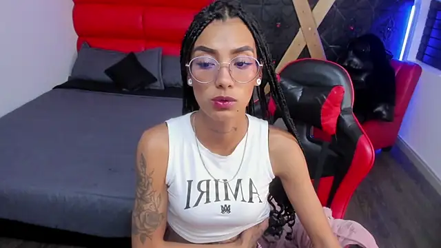 Chat +18 de KarlaSlutSkinny__ ao vivo