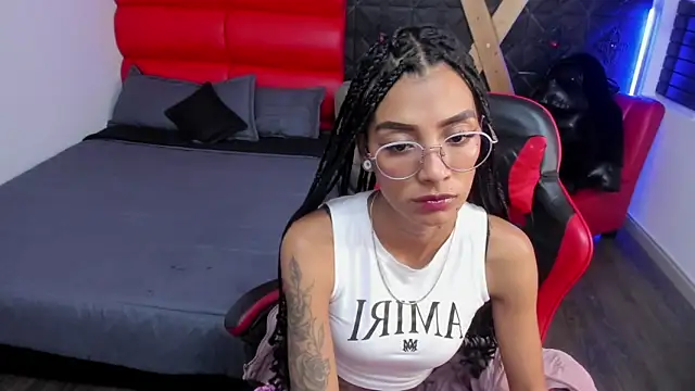 KarlaSlutSkinny__ Chat XXX in diretta