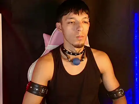 dark_men1 Show in webcam