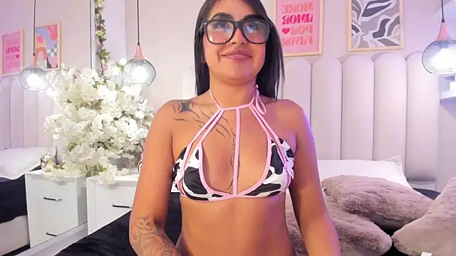 Chat XXX en directo de Mia_Bailey_