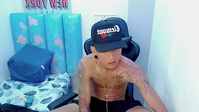 liam_play's Webcam Show