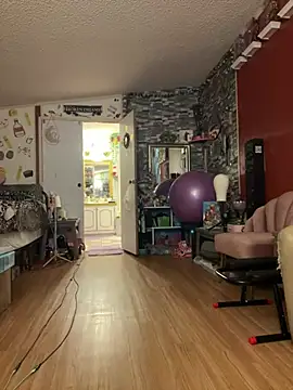 TranSexualJade95: διαδικτυακό σόου στην κάμερα