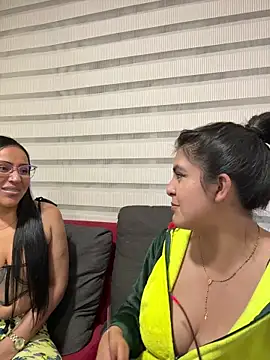kim_zaratte's Webcam Show