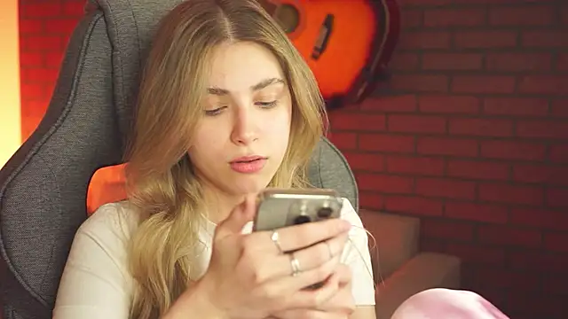 EllieCutes Chat XXX in diretta
