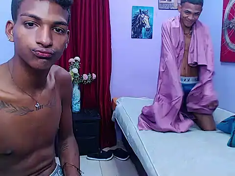 black_twinks' Webcam Show