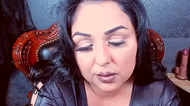 SelenaNoctis élő XXX-chatje