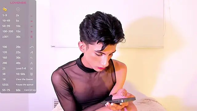 Chat +18 de Erick_Velveth ao vivo