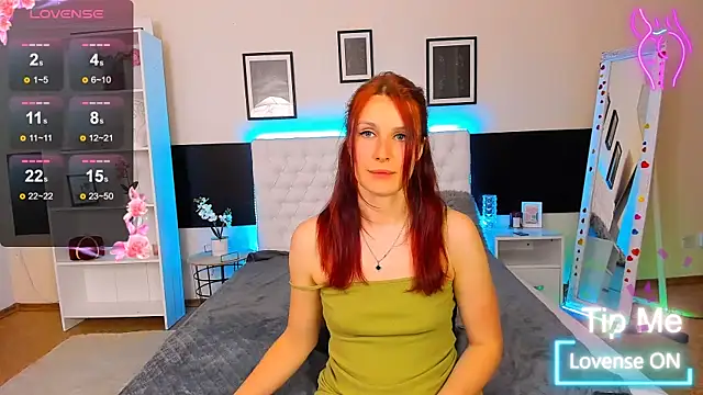 Chat XXX en directo de KiraNeeww
