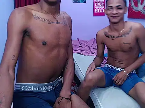 black_twinks Live XXX Chat
