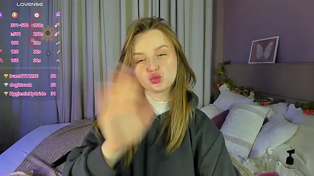 Rina_Panic – Naživo XXX chat