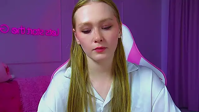 AgataFoxley webcam show