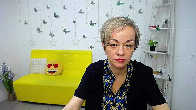 XXX chat uživo modela NikaMayu