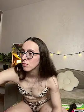 MartiniiSelenna's Live XXX Chat