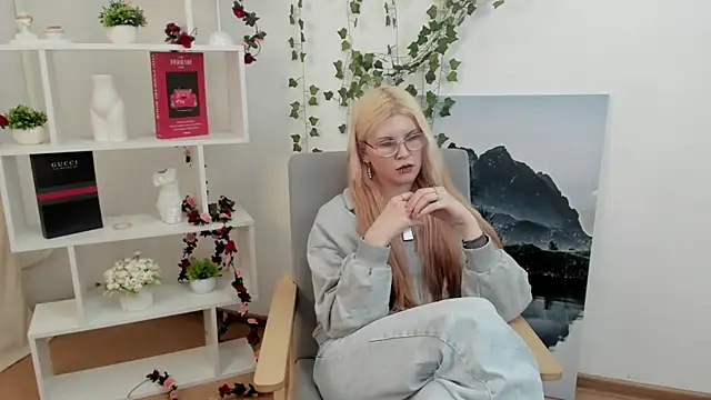 MavisBuzzo 现场XXX聊天