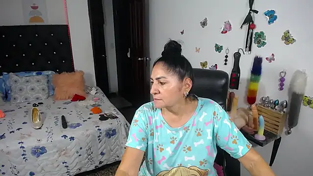 Chat +18 de mature_bigboobs10 ao vivo