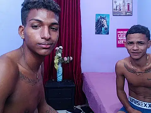 XXX chat uživo modela black_twinks