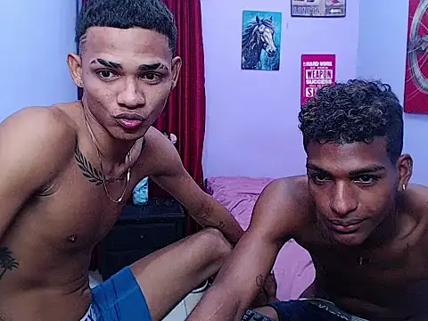 black_twinks Adlı Modelin Canlı XXX Sohbeti