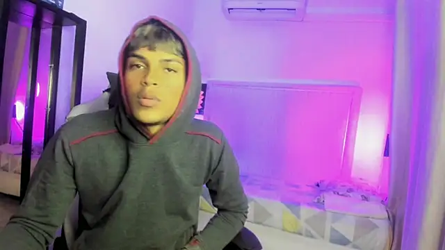 XXX chat uživo modela Angel_foxc_