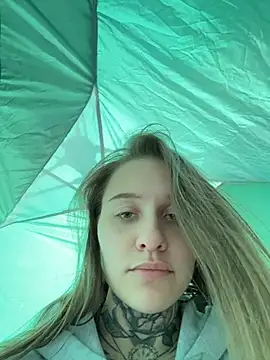 Chat +18 de KishaMur ao vivo