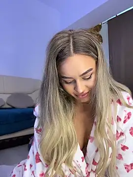 BarbieDoll13 Adlı Modelin Canlı XXX Sohbeti