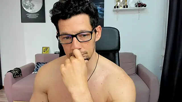 BrutusK08 网络视讯表演