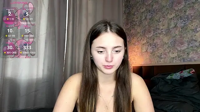 Онлайн чат XXX LoraDavi