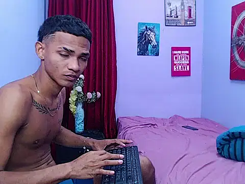 Chatroom XXX en direct de black_twinks