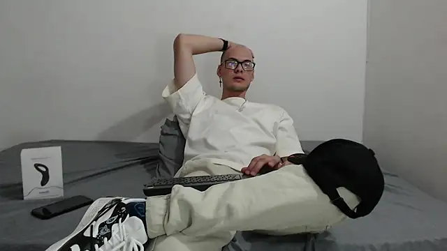 Vlad__night Adlı Modelin Canlı XXX Sohbeti