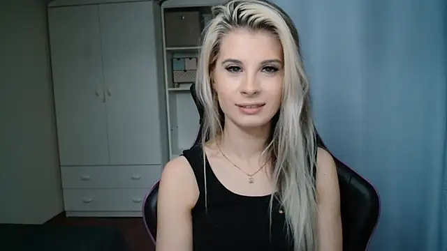 KristineGlow Live XXX Chat