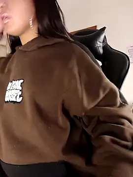 XXX chat uživo modela MeelFox