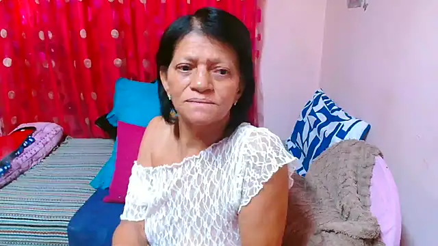 SLUTTYROXY: διαδικτυακό σόου στην κάμερα