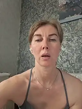 stellahere8 live XXX chat