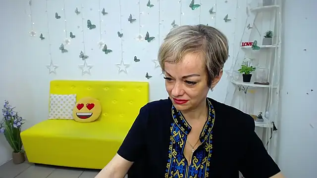 NikaMayu Chat XXX in diretta