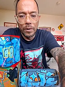 Czat XXX na żywo – Mr_Graffitimile