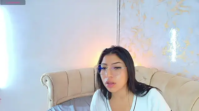 khloeblake Adlı Modelin Canlı XXX Sohbeti
