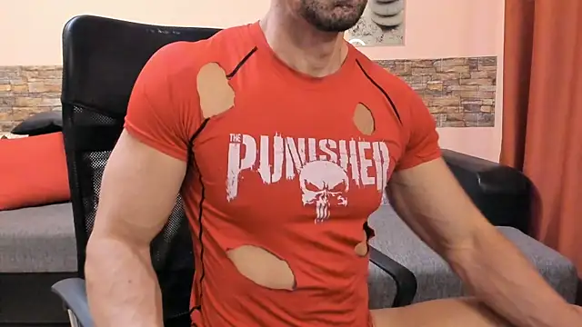 HotHunkTrainer's Webcam Show