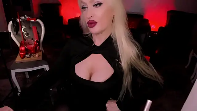 FinDomGod Chat XXX live