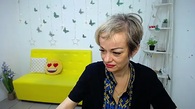 XXX chat uživo modela NikaMayu