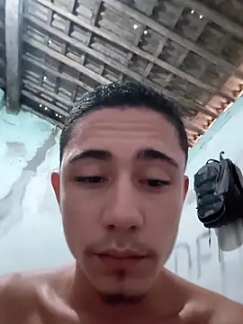Chat +18 de Sharkbirdh ao vivo