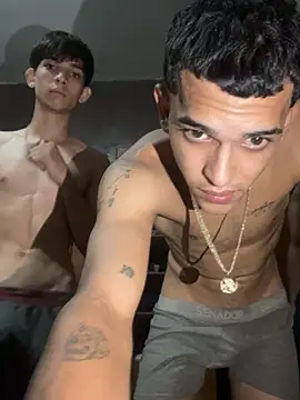 Show modela spicyboyshots na web-kameri