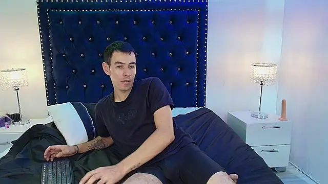 Lilith_and_Aress' Live XXX Chat