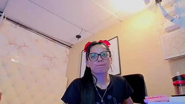 Chat +18 de QueenSallyDesire ao vivo